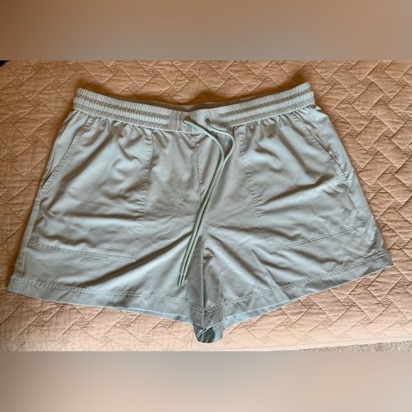 Lou & Grey Pants - Lou & Grey Women's Soft Gray Sea Foam Green Athletic Shorts